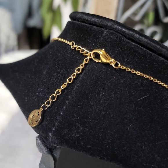Louis Vuitton Star necklace ✨️ - Picture 5 of 9